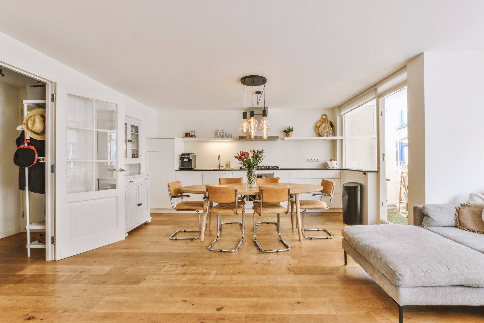 Modern Laminate Flooring Installation