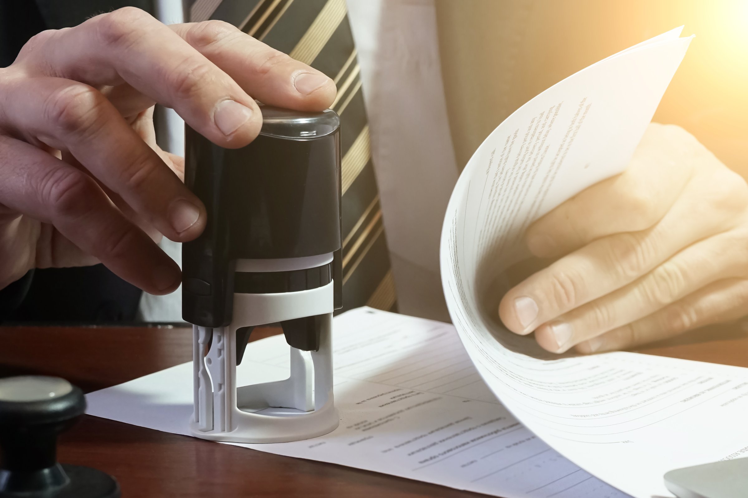 Oficina profesional de E. López Consultorío Legal con ambiente moderno y acogedor para atención a clientes