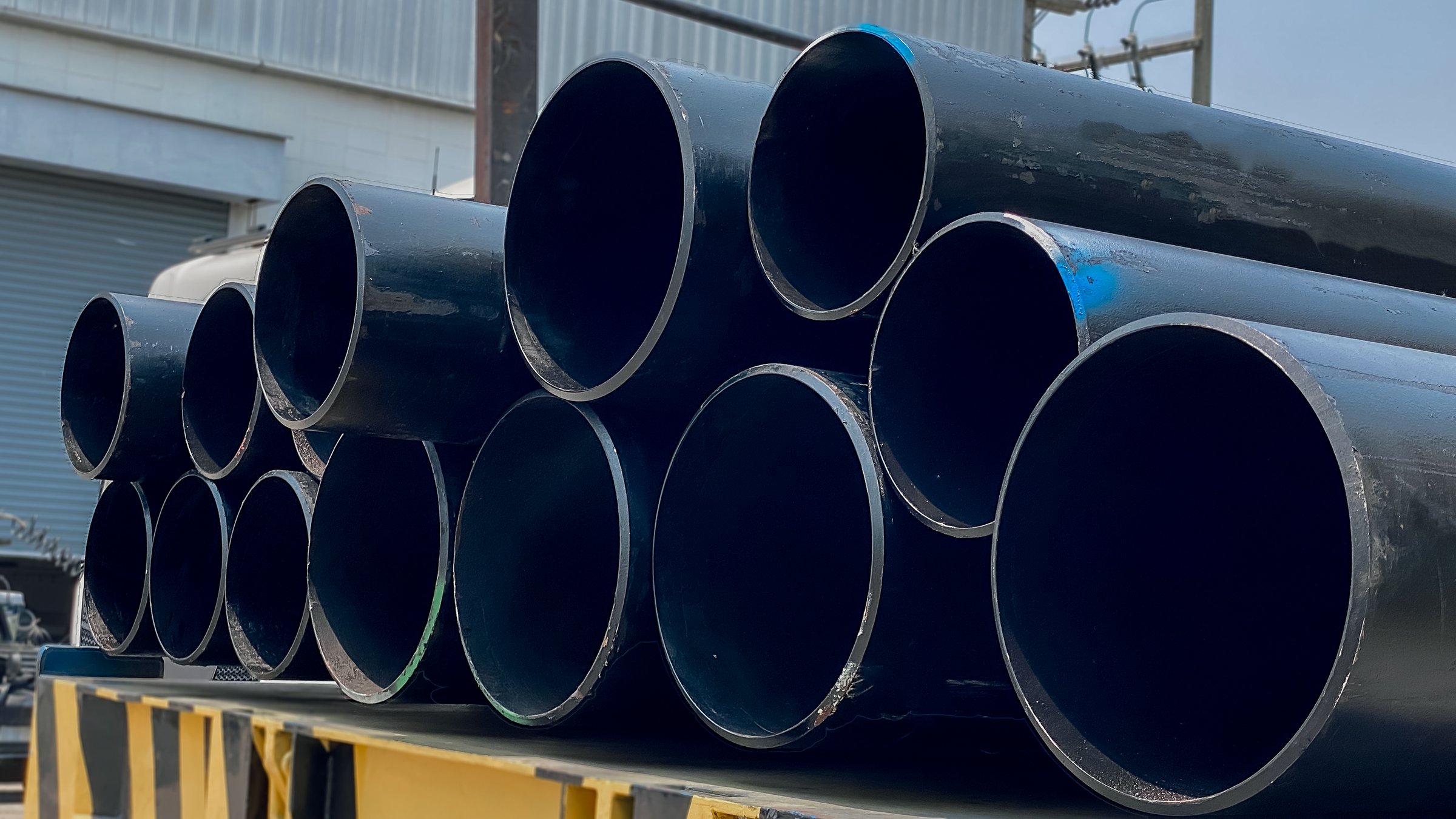 steel pipe product group square pipe Construction steel products such as black steel pipes, image ideas, examples of steel products.metal warehouse industry, delivery to customers.