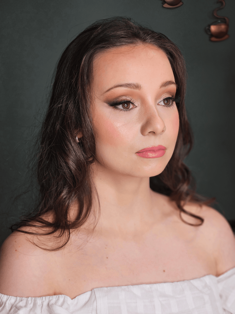 Wedding hairstyle and makeup