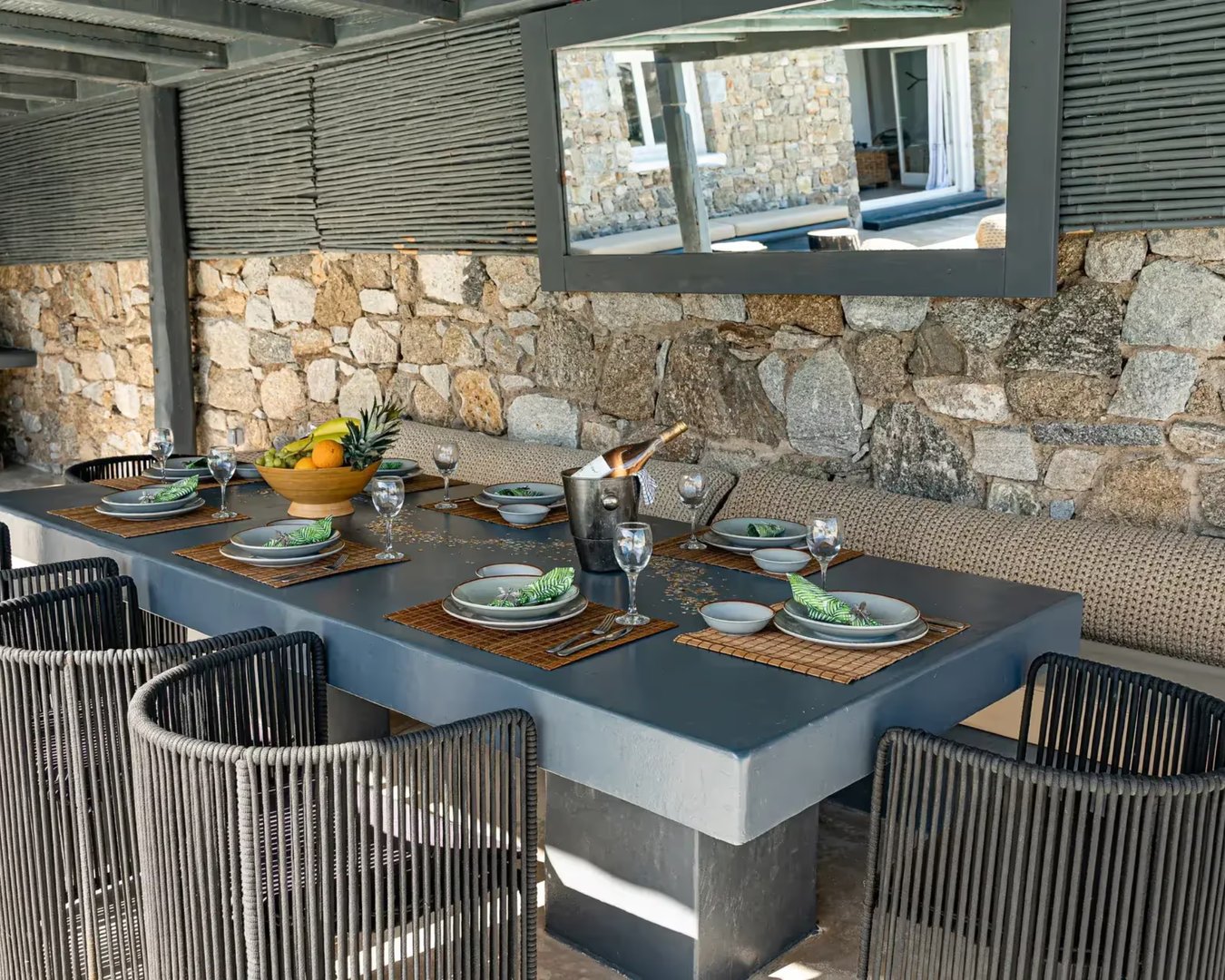 Villa Toula II outdoor terrace and dining area