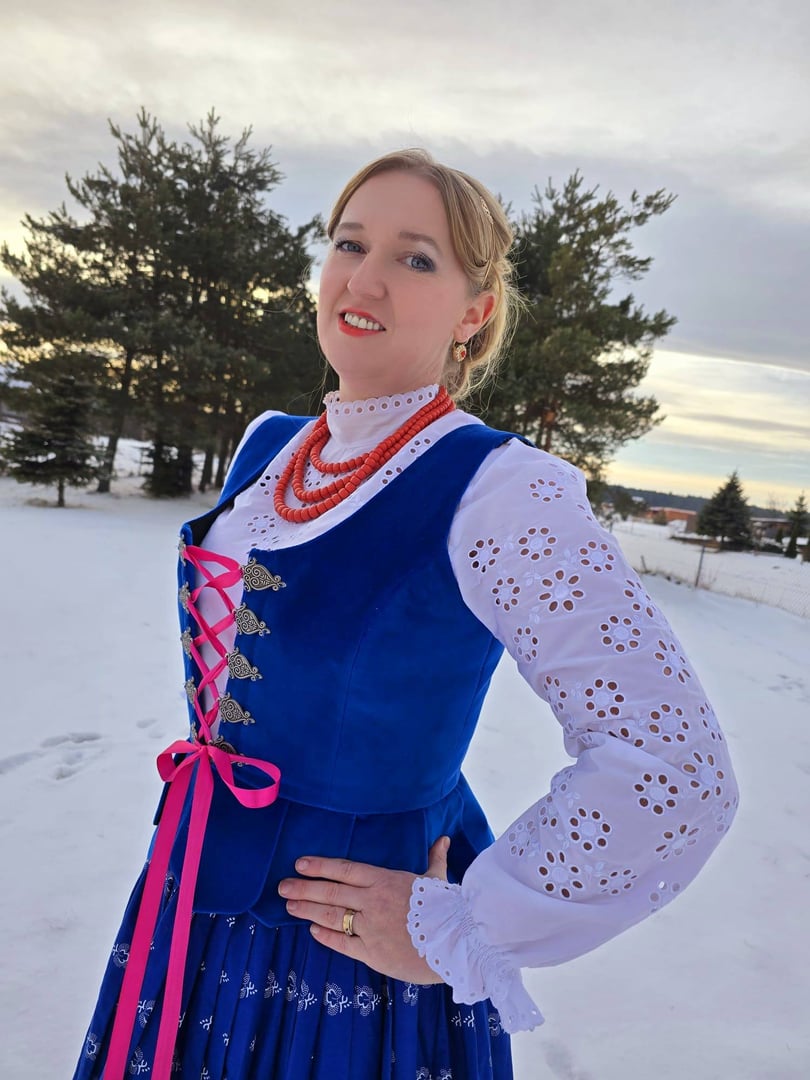 Bruśnica - ręcznie szyte stroje regionalne