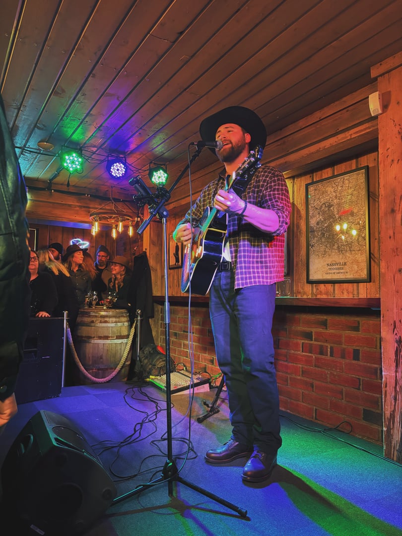 Jonas Elfqvist Live Performance