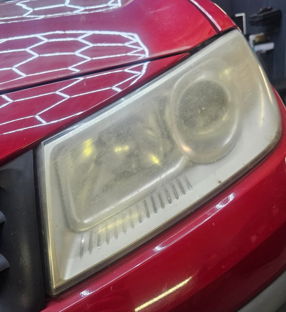 Scheinwerferaufbereitung vorher