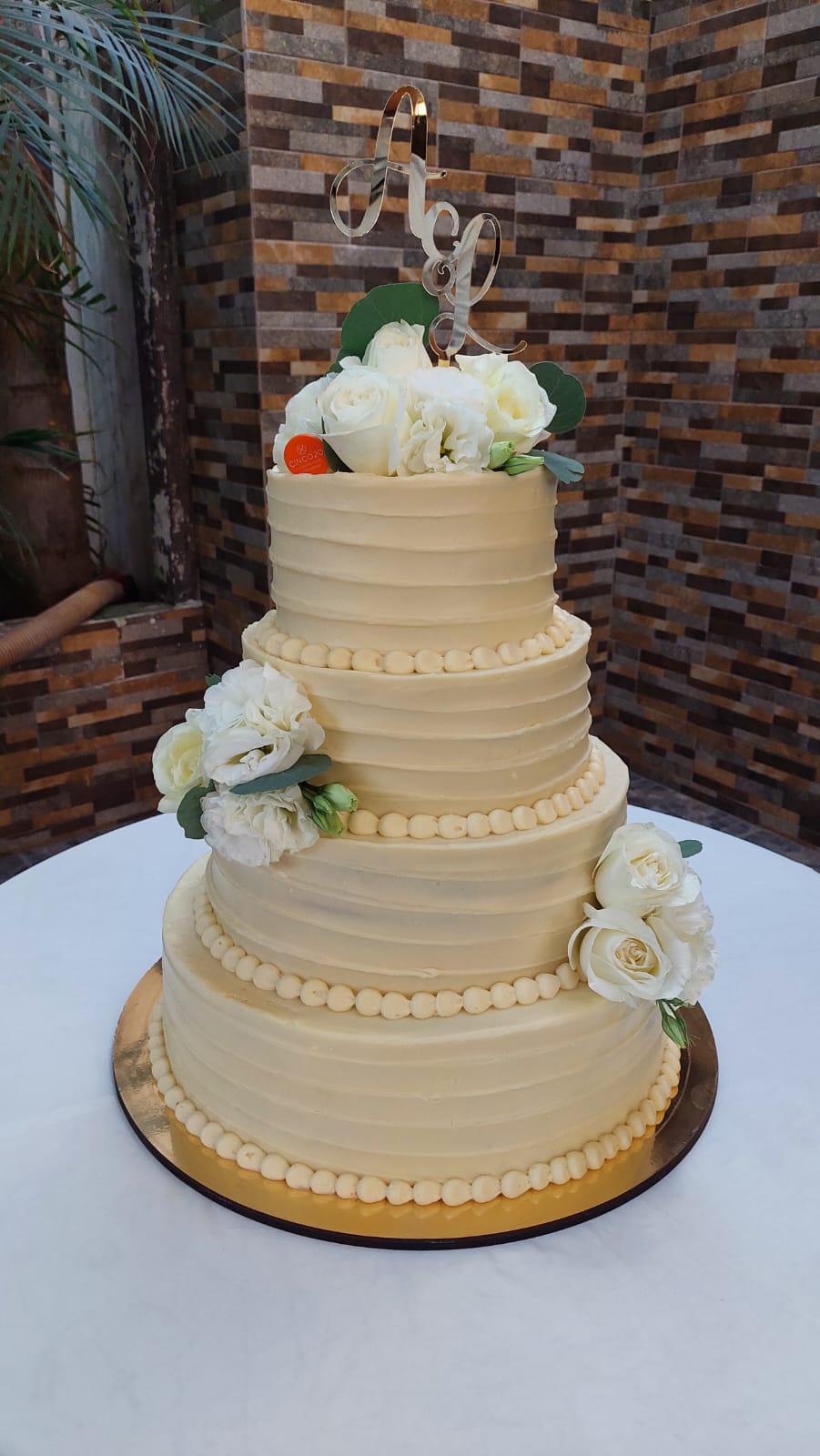 Pastel blanco elegante Pastelería Cinco20