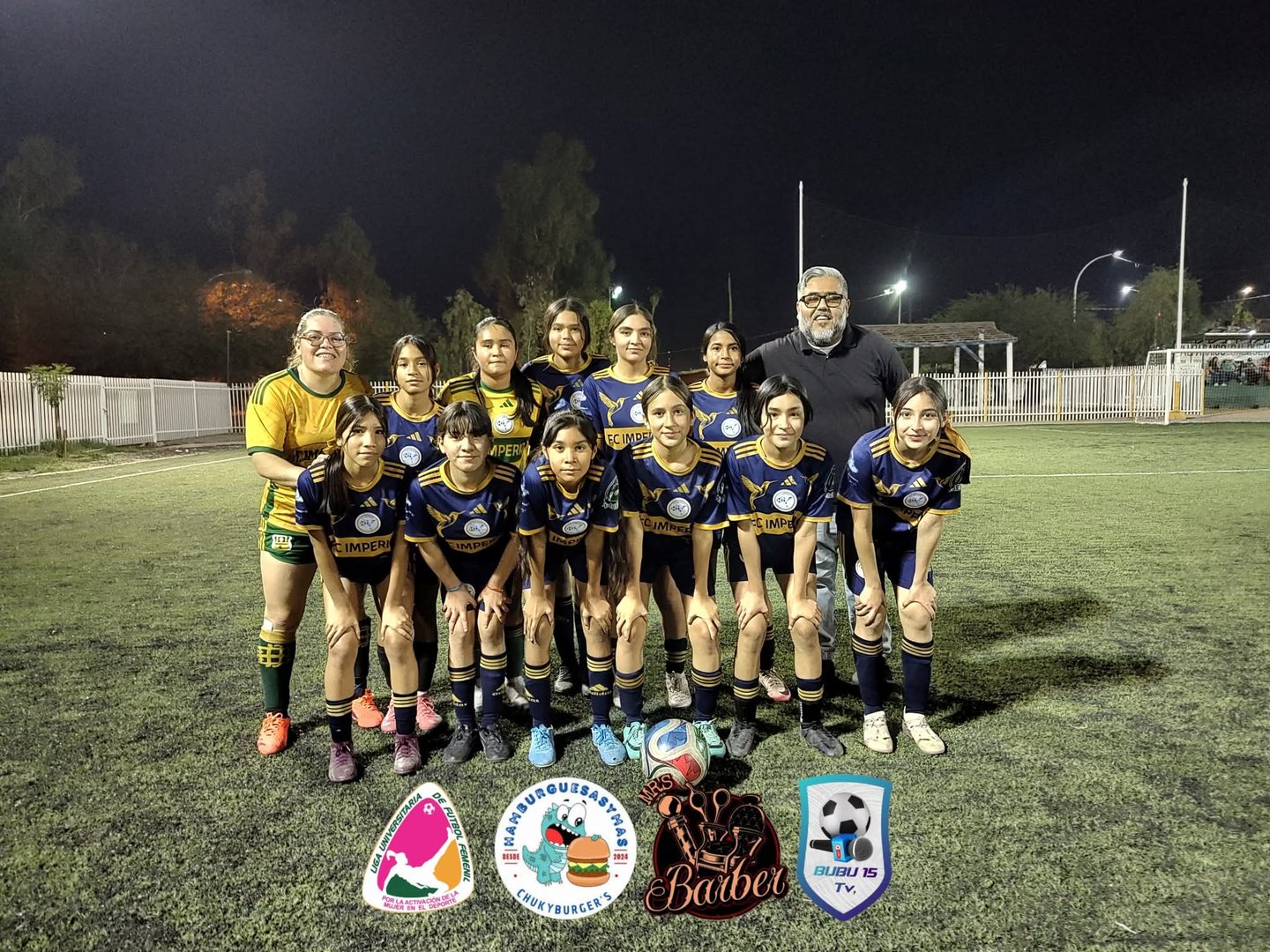 Equipo femenil posando - torneo Liga Universitaria Mexicali