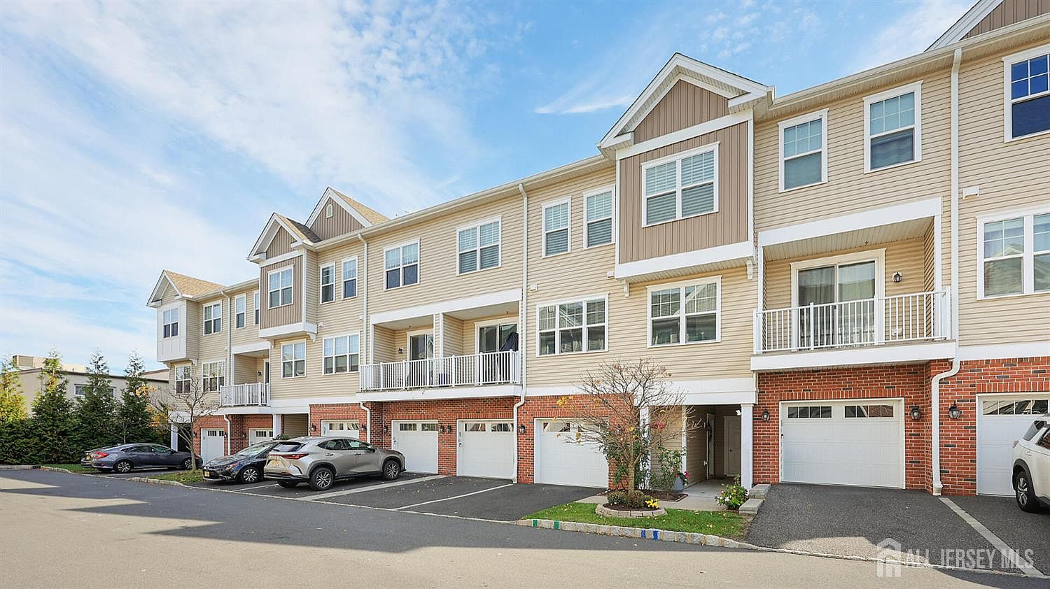 204 Dickson Ct, Highland Park, NJ 08904