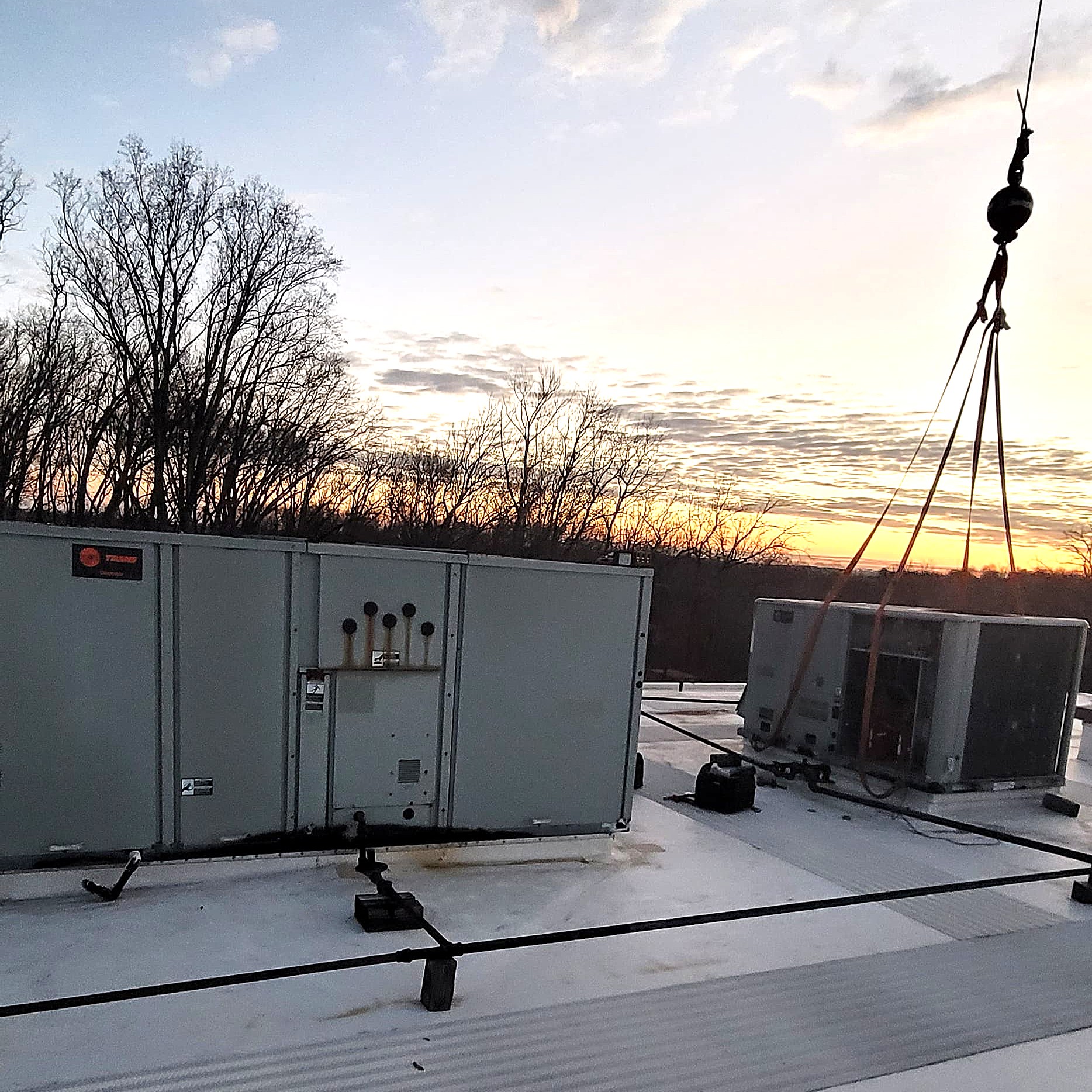 Industrial HVAC rooftop systems project image 12