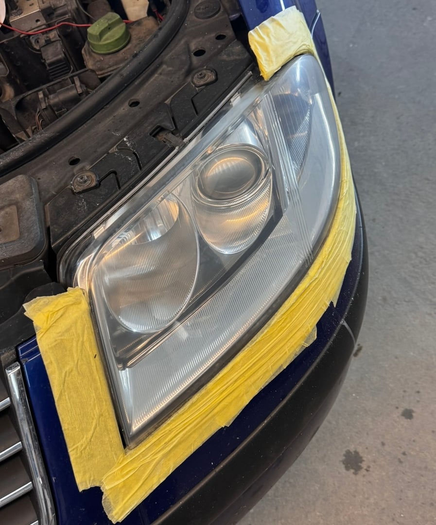 Scheinwerferaufbereitung Versiegelung