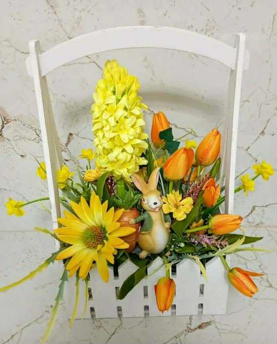Wielkanocna kompozycja kwiatowa