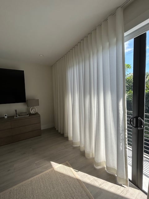 Instalación de cortinas y persianas decorativas