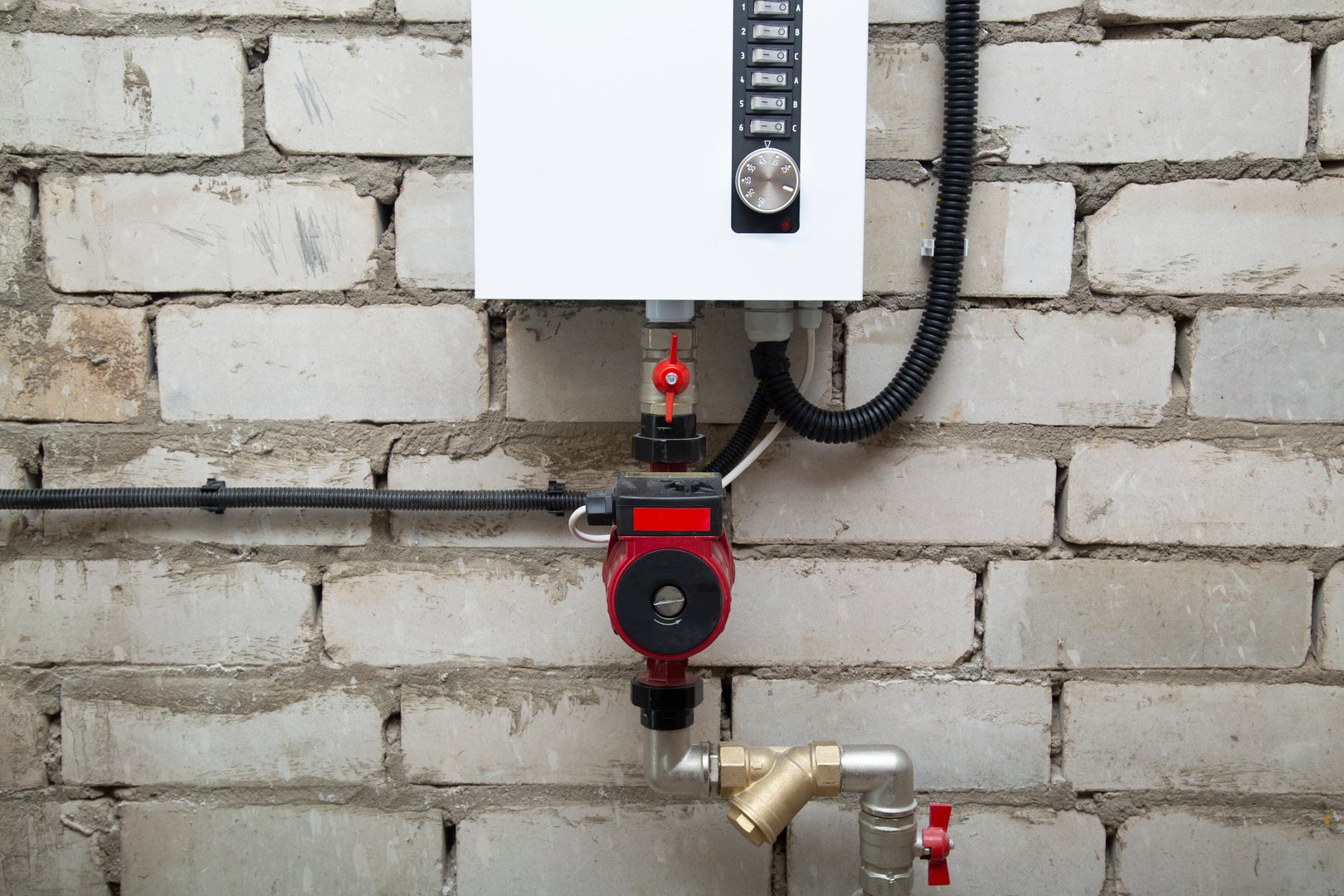 Electric boiler for home heating. Installation of an electric boiler.