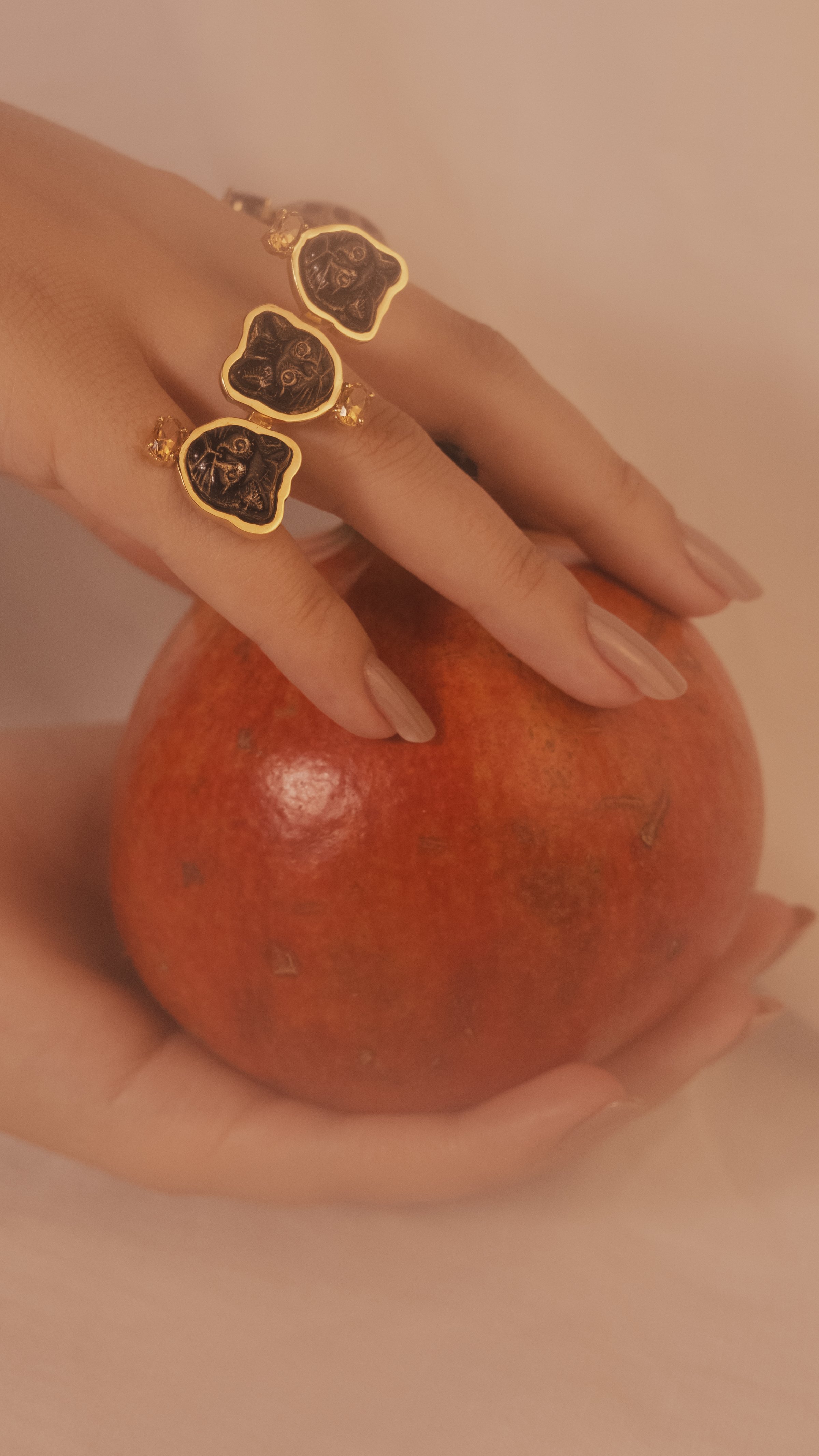 Anel Gatinho de Cristal Negro - Coleção Limitada