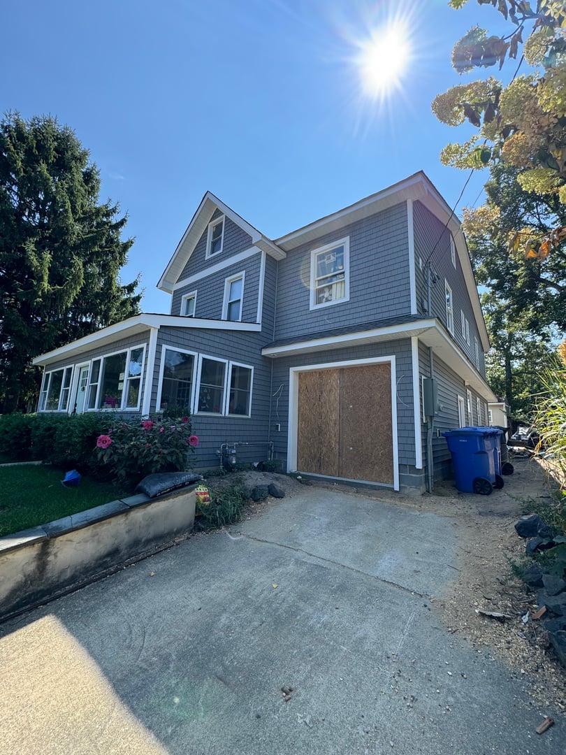 Aleczander Construction siding project