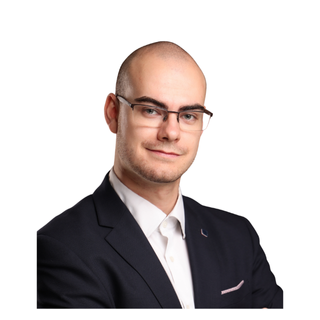 Leonhard Dilger - Associate