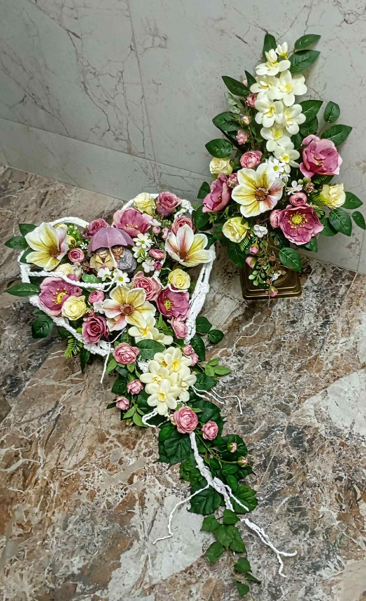 Kompozycja kwiatowa na Dzień Babci i Dziadka