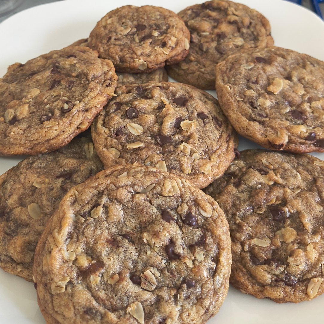 Cinna Chocolate Oat Munch Cookie