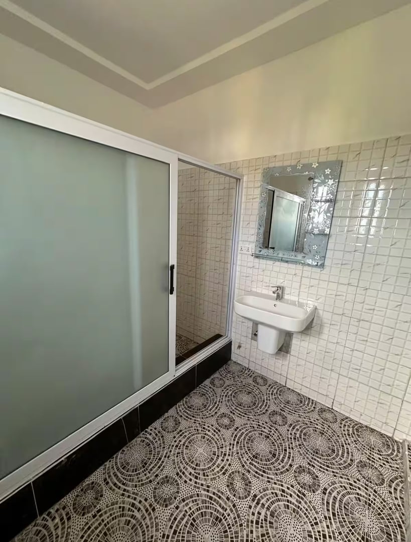 JT Ensuite Room interior