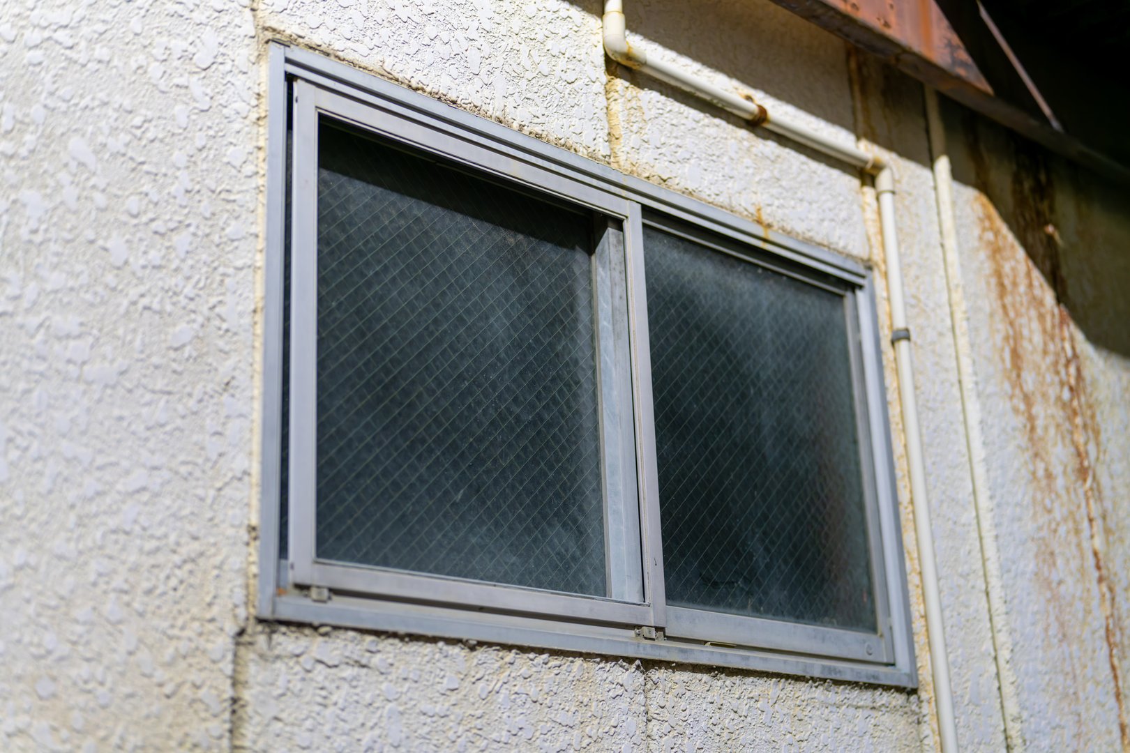1970s single pane windows aluminum frame outdated