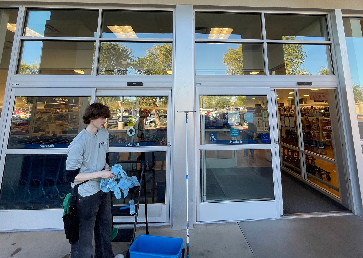 Commercial window cleaning