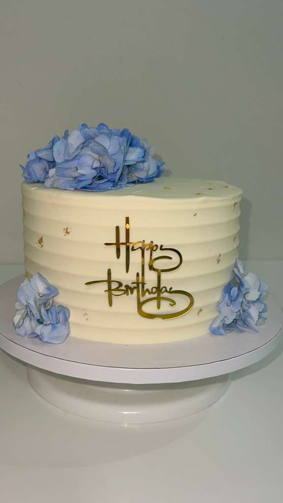 Custom cake by Temptations by Mary