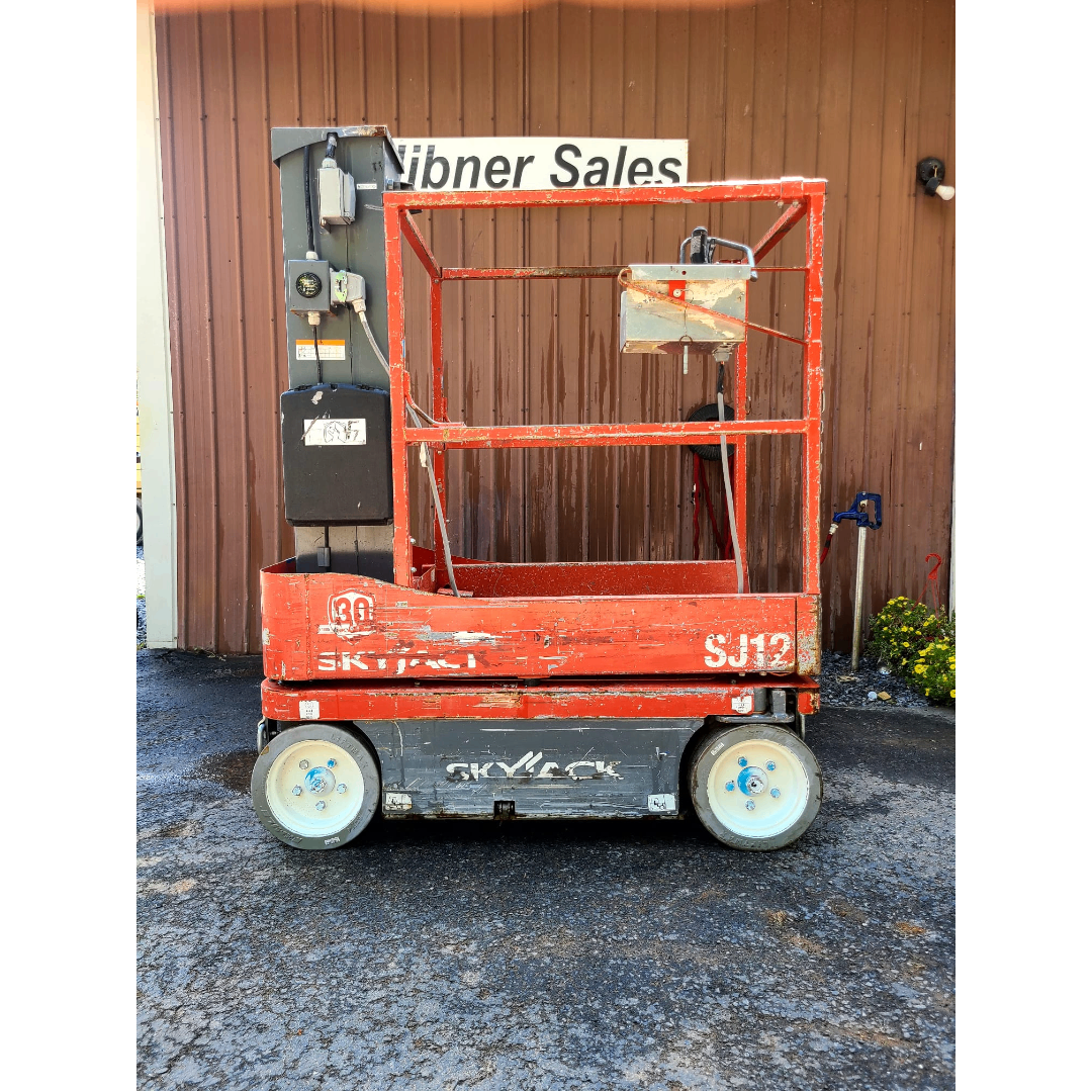 Forklift equipment for warehouse operations