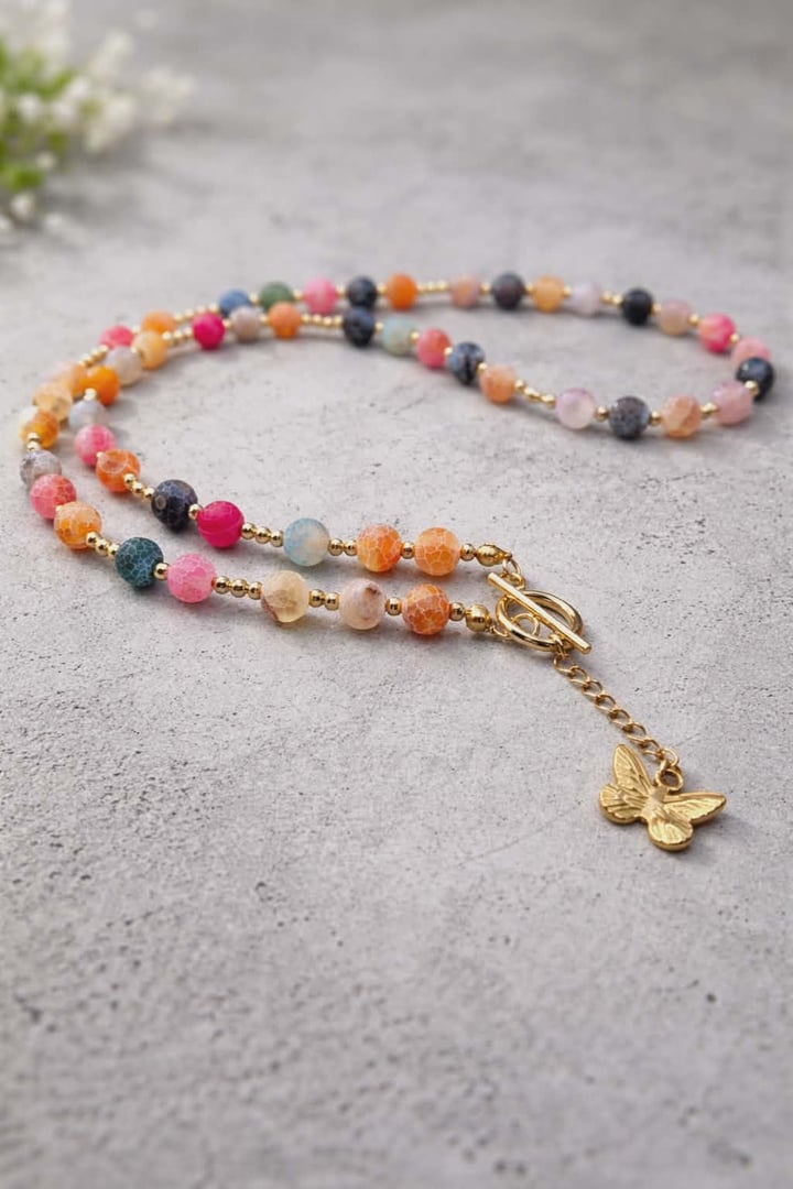 Wiosenna Harmonia – naszyjnik z agatu trawionego z motylem