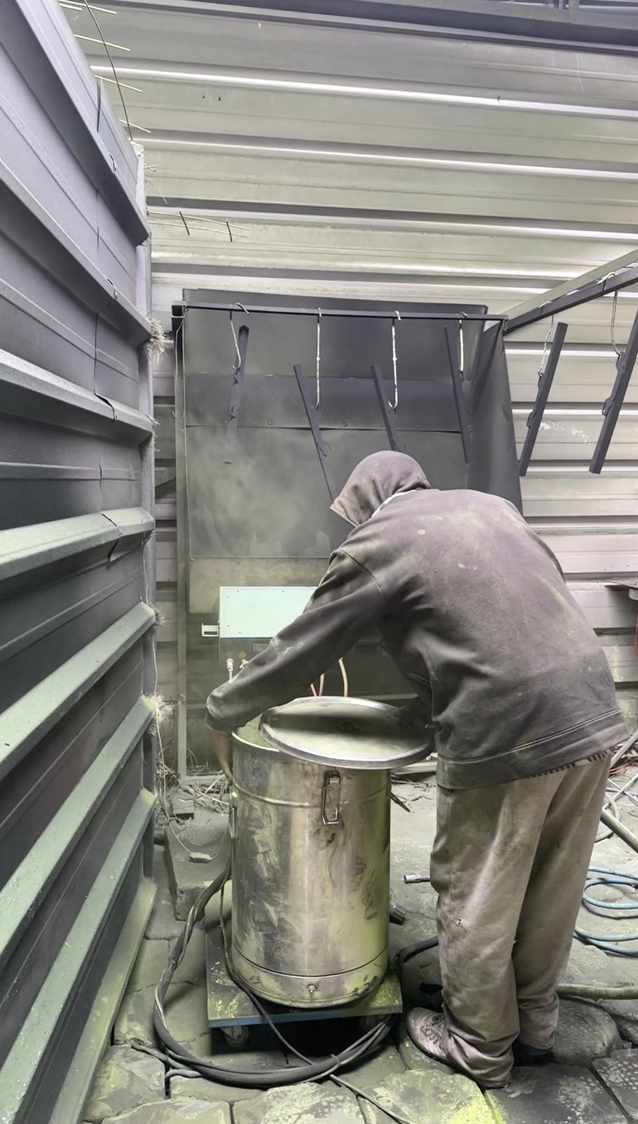 Instalaciones y maquinaria TOTEM CORP - Experiencia industrial en serigrafía