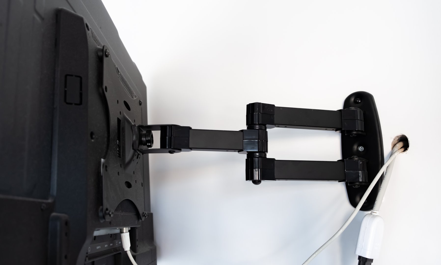 Flat screen TV wall mount