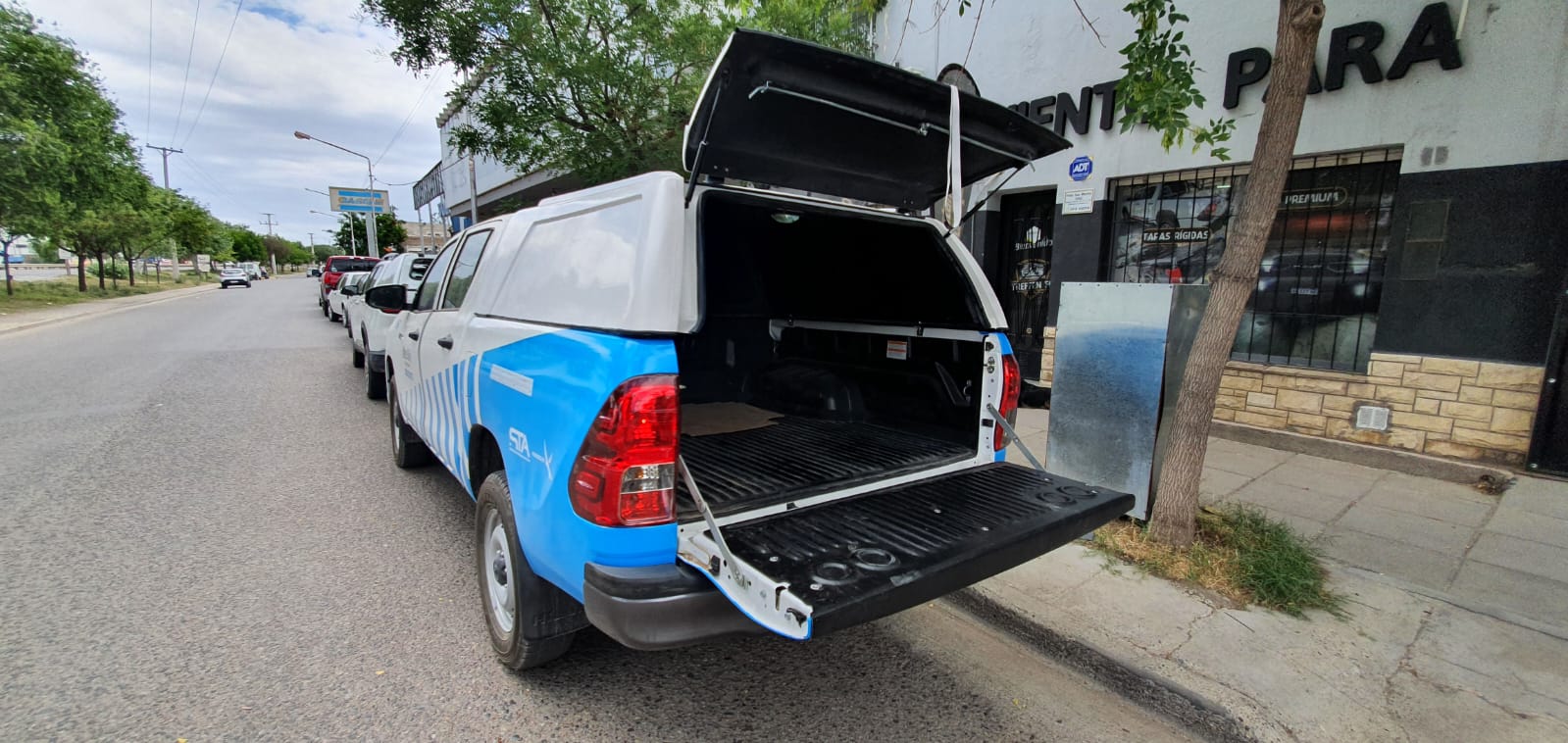 Cúpula industrial petrolera en construcción