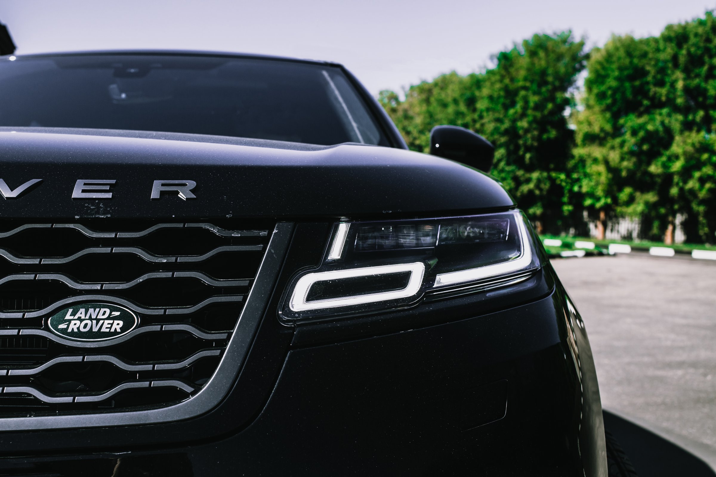 Range Rover Velar - Luxury Compact SUV