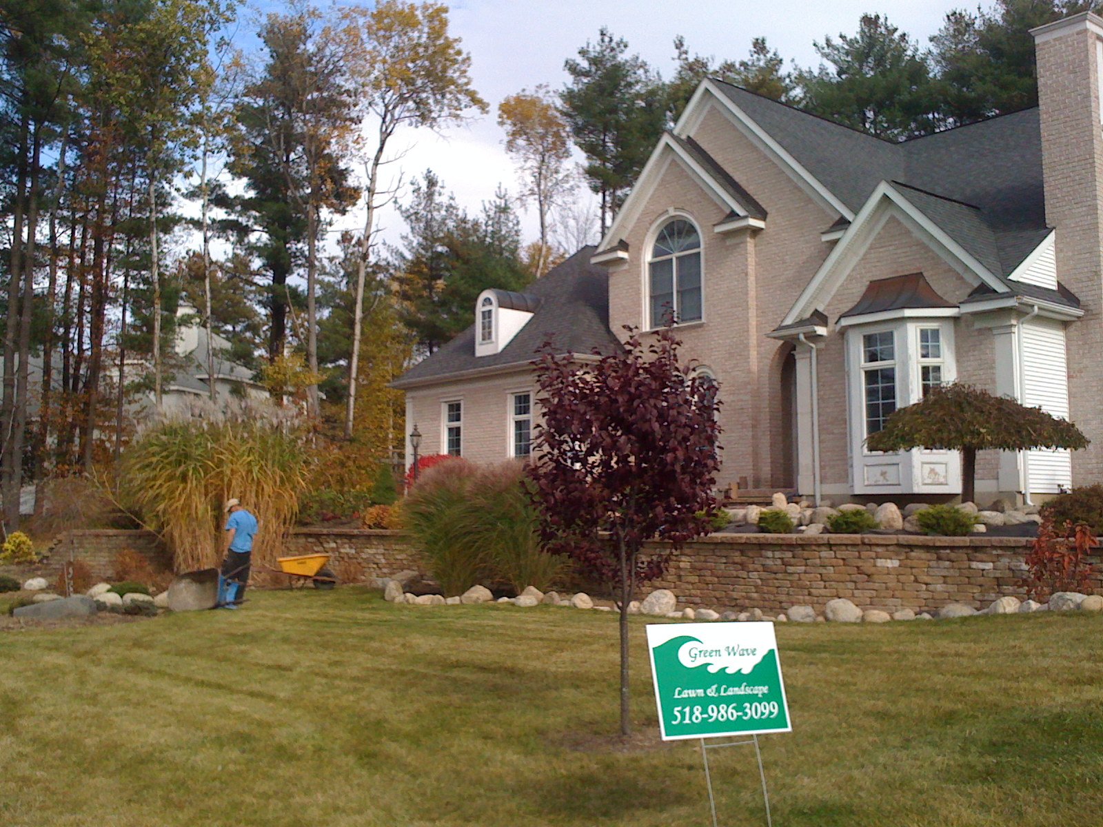 Green Wave Lawn & Landscape sign