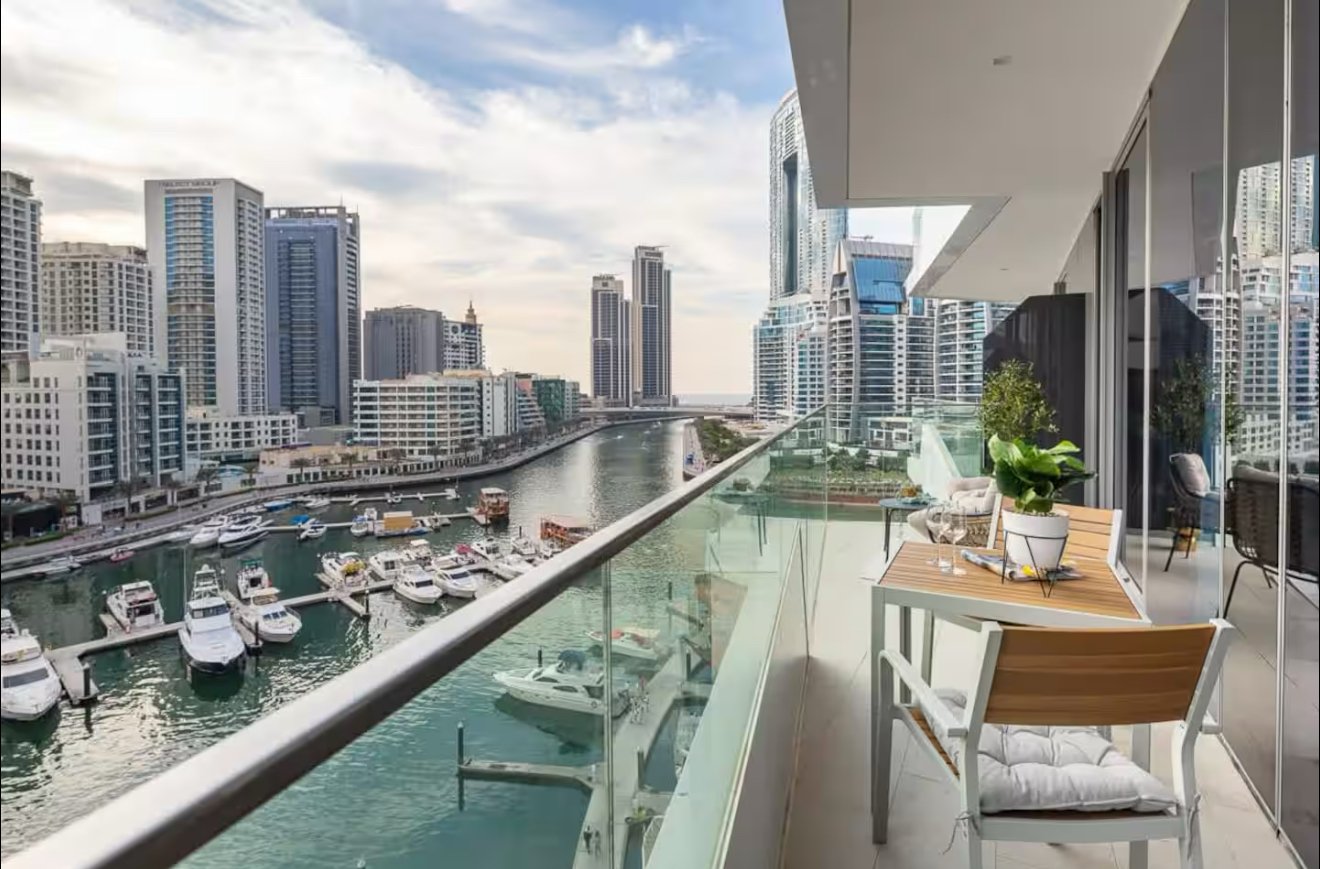 Mimi's Apartments marina view