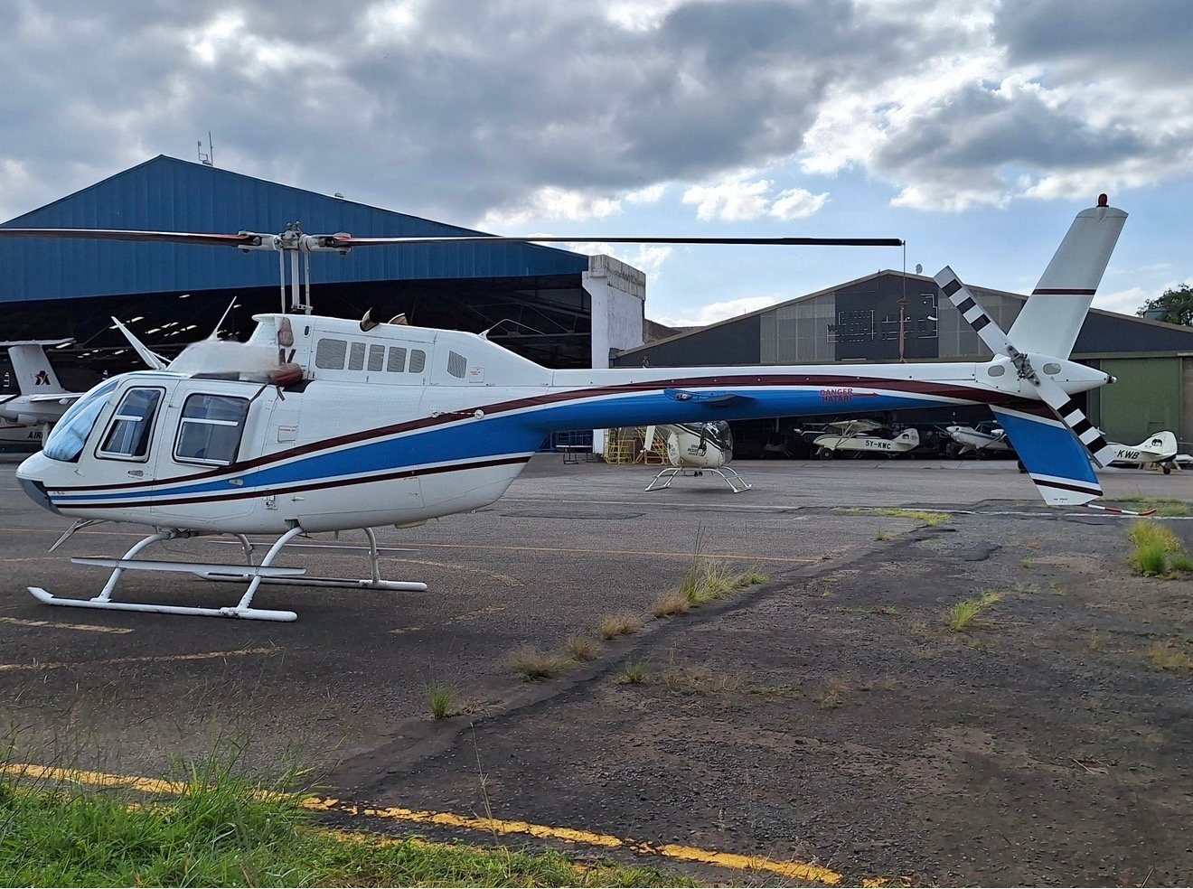 Bell 206 JetRanger - Side profile view