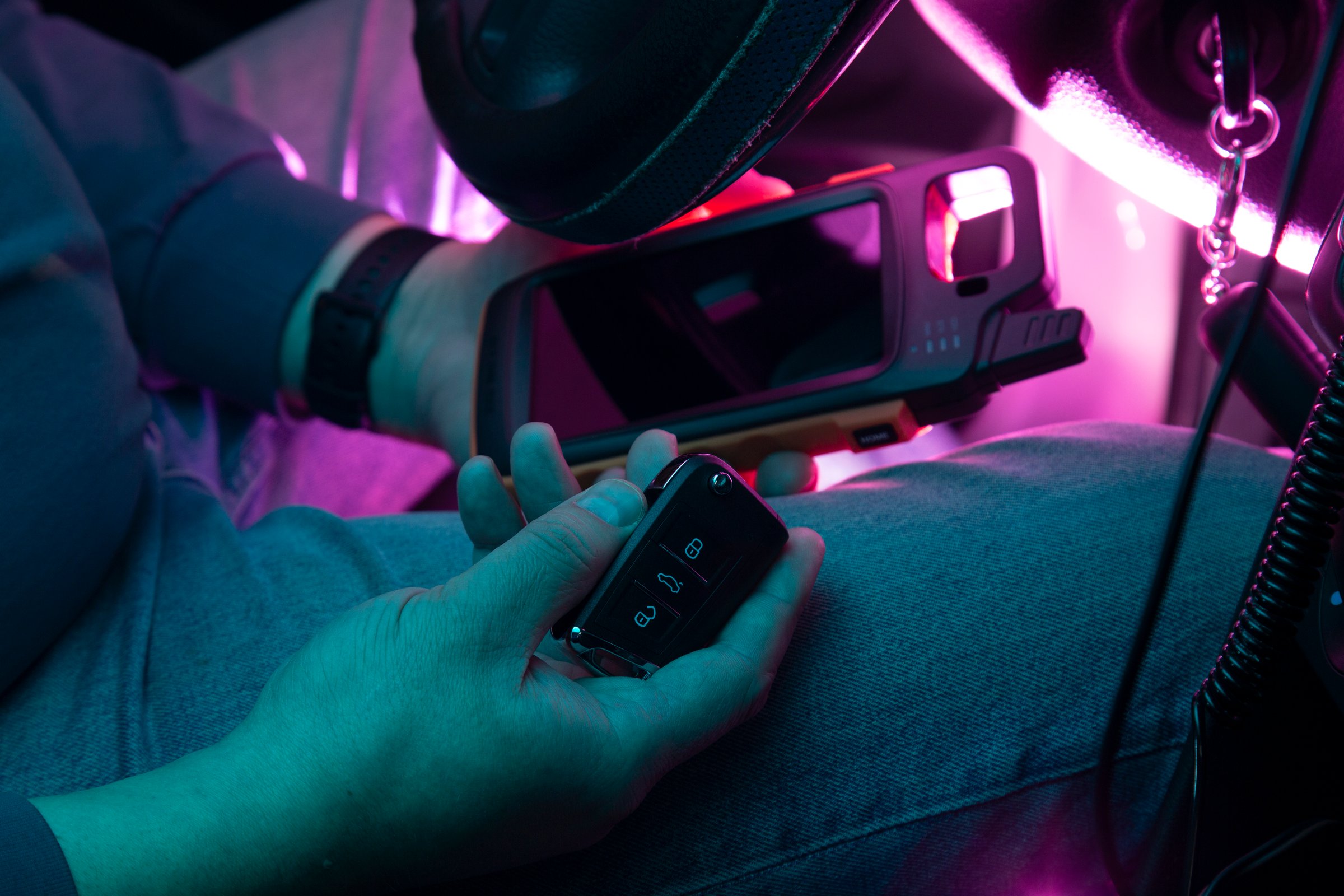 Production of car keys, Programming of car keys and repair.