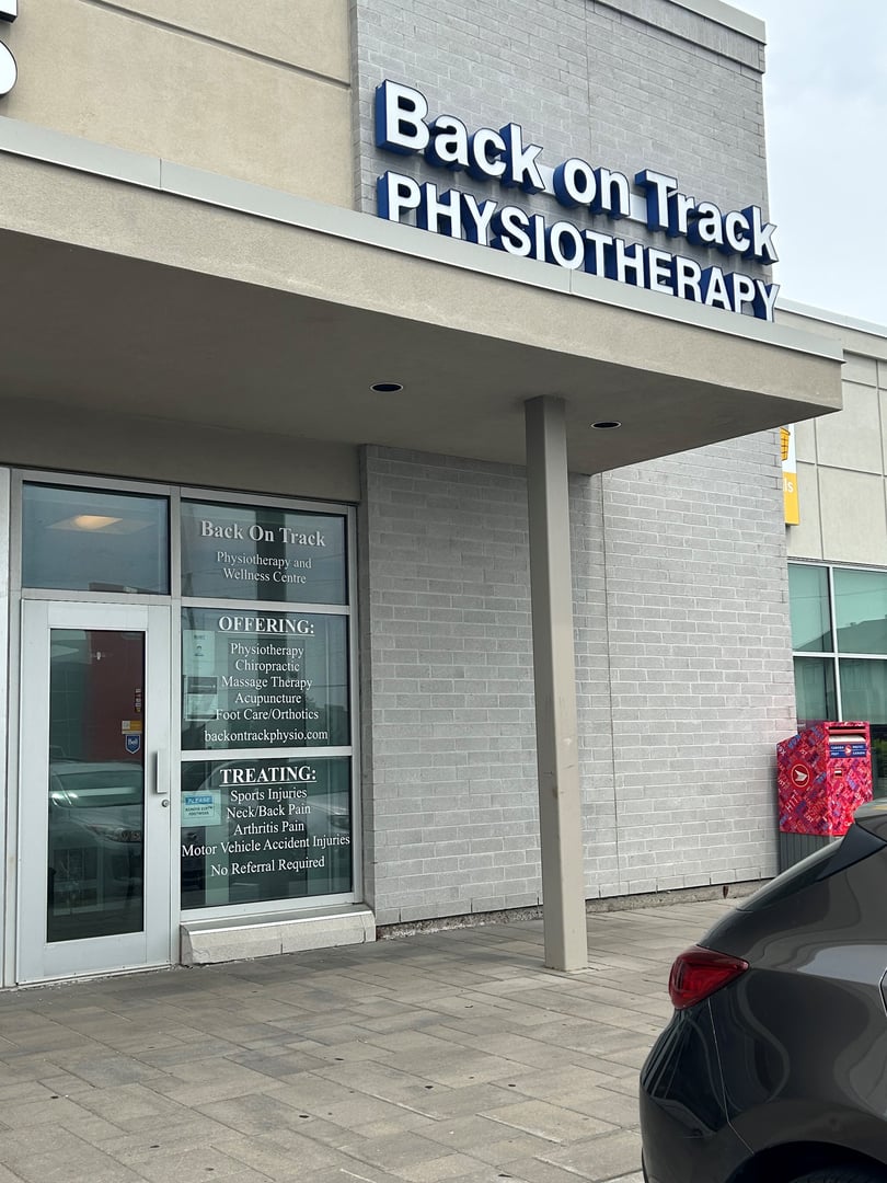 Front entrance of Findlay Creek clinic at Back on Track Physiotherapy