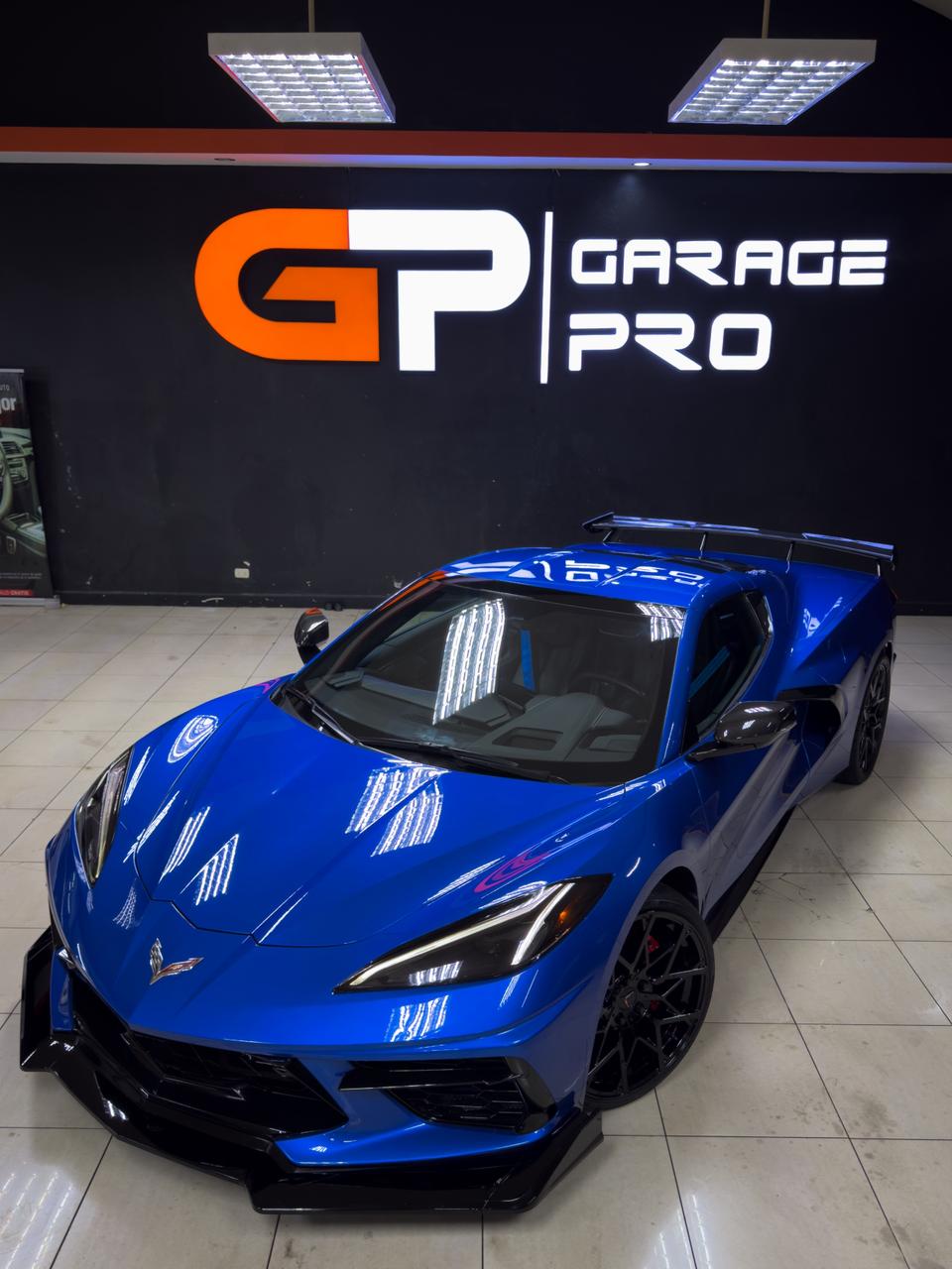 Trabajo de instalación y personalización - GARAGE PRO