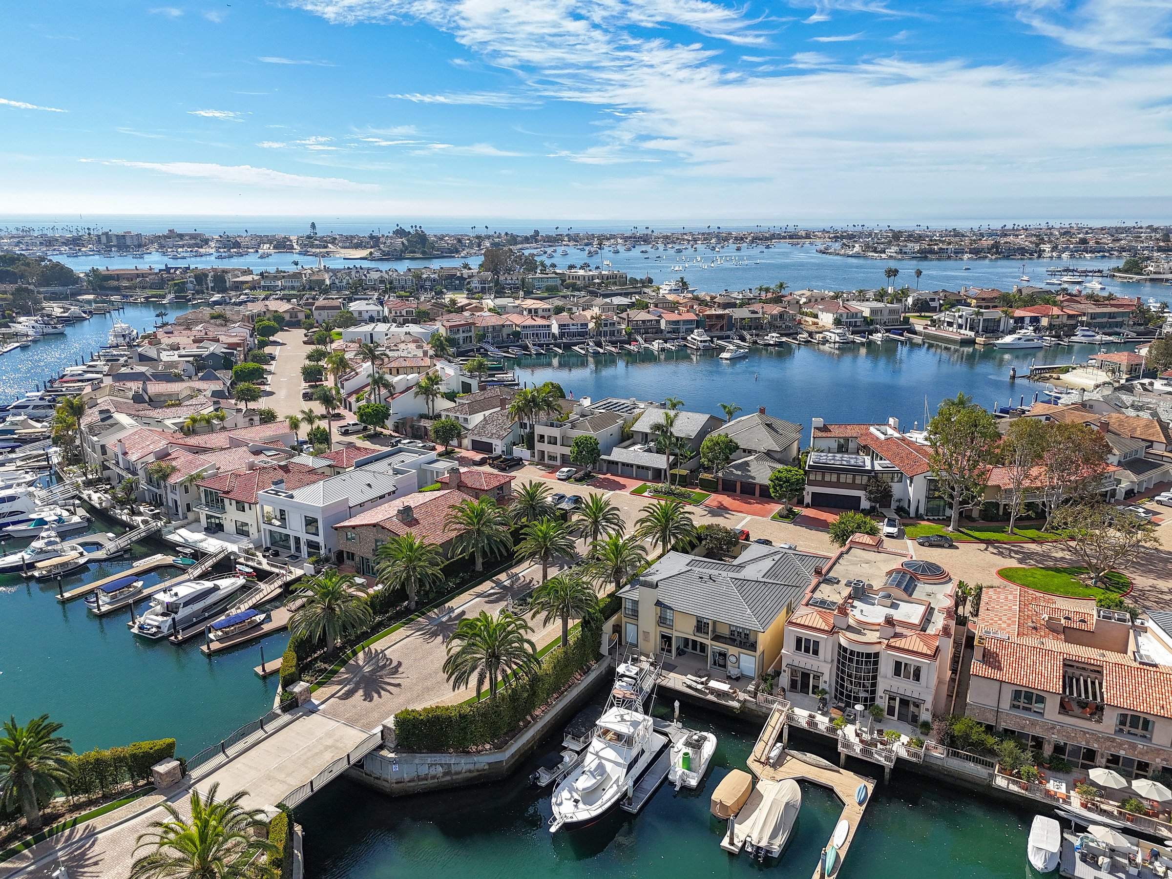 Luxury waterfront homes in Newport Beach Orange County