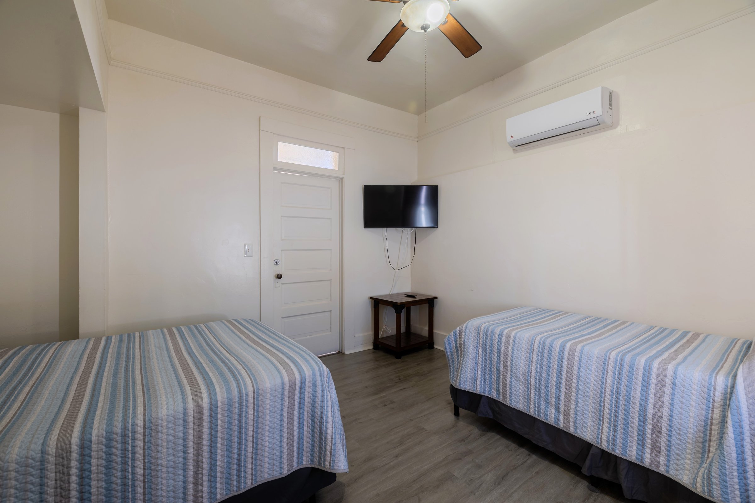 Double Beds Room at HOTEL REARDON