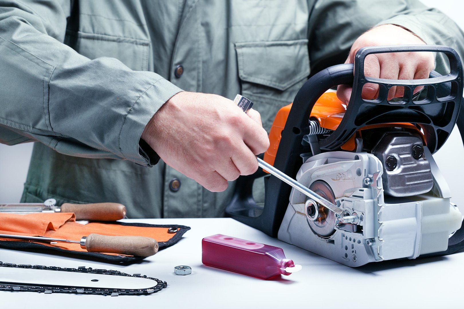 Chainsaw repair service