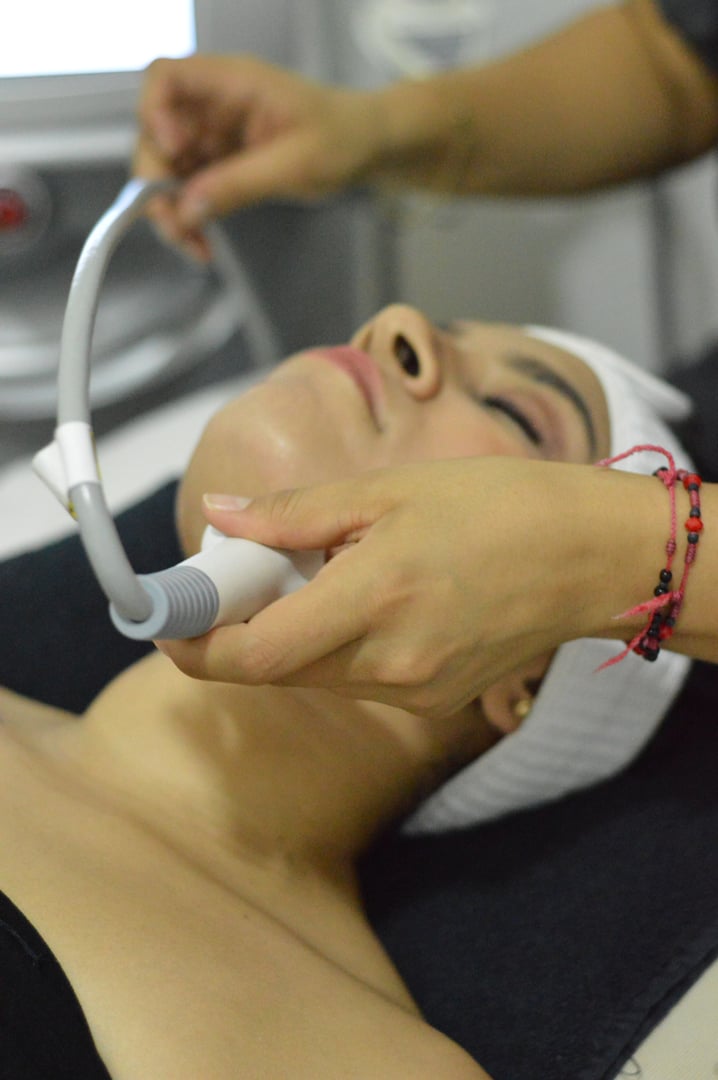 Face and neck treatment area