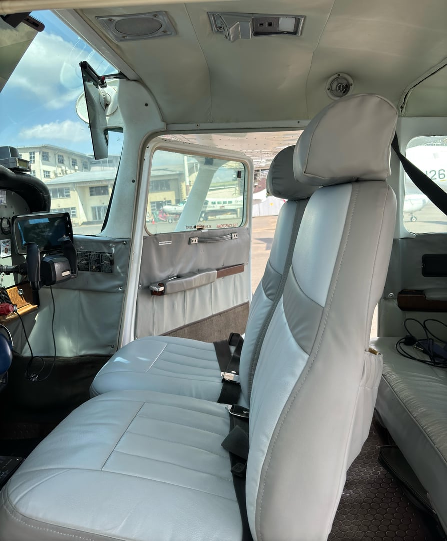Cessna 172 RG - Cabin seating