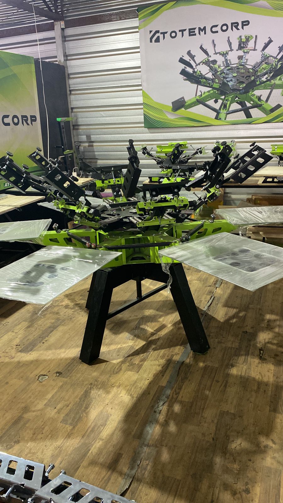 Maquinaria de serigrafía TOTEM CORP