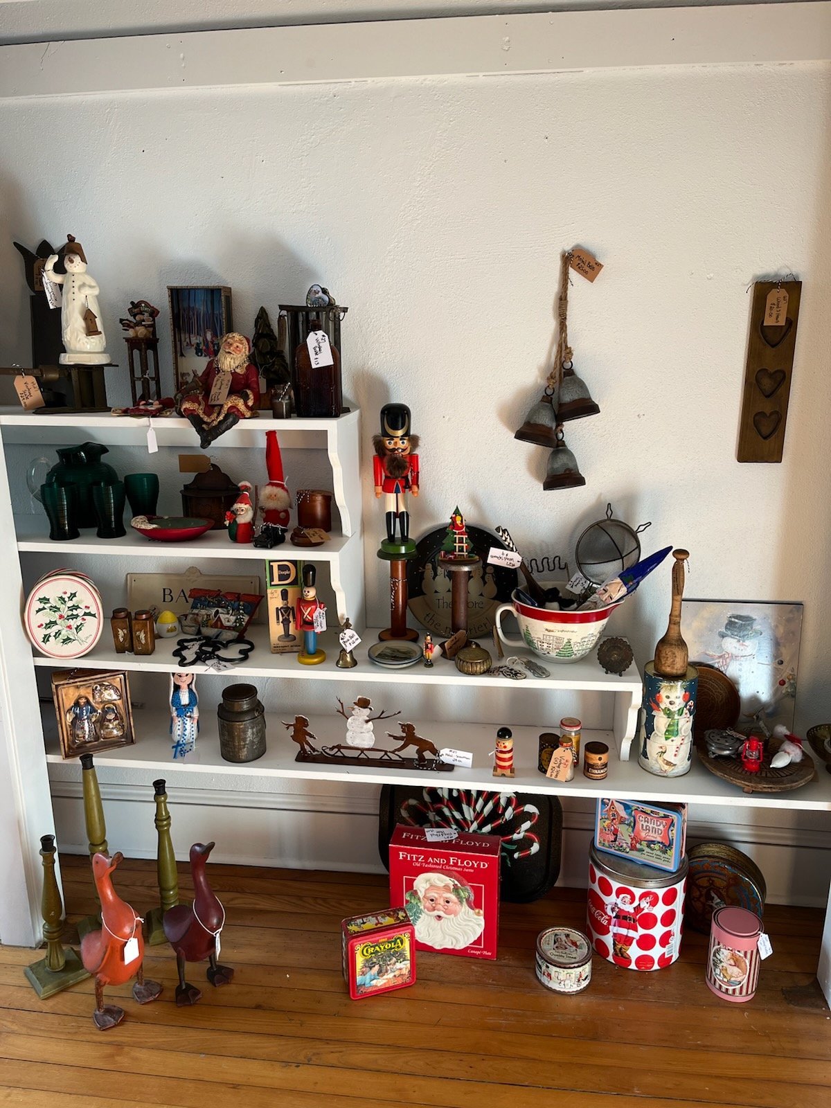 Vintage collectibles and antiques