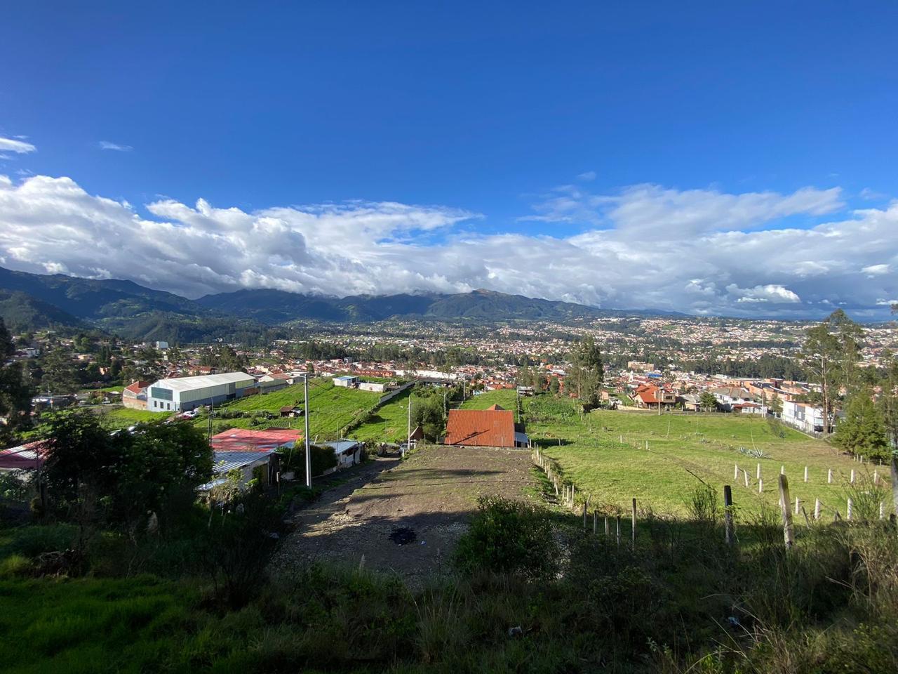 Terreno de Oportunidad - Vista moderna