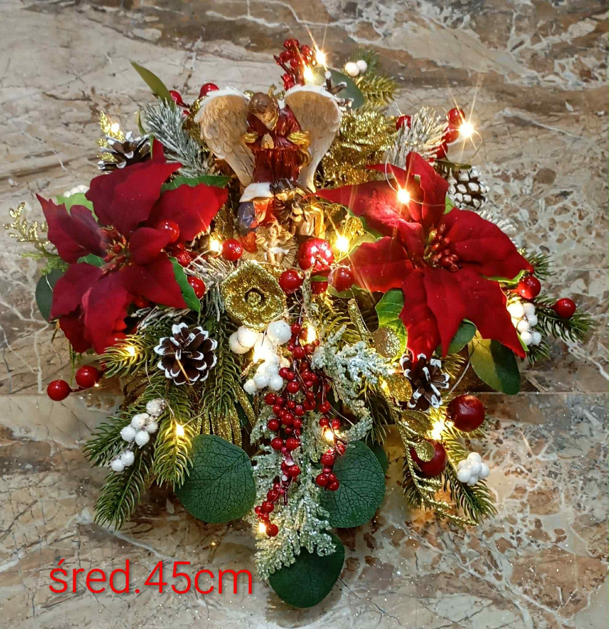 Bożonarodzeniowa kompozycja kwiatowa