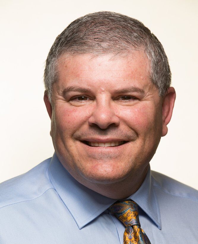 Headshot of Tino Silva, LMFT, Therapist and Clinical Supervisor at Nugent Family Counseling Center