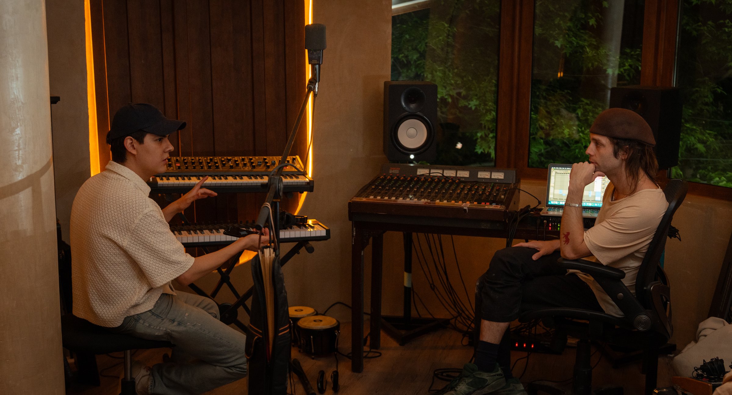 Fotografía minimalista con tonos suaves y composición elegante