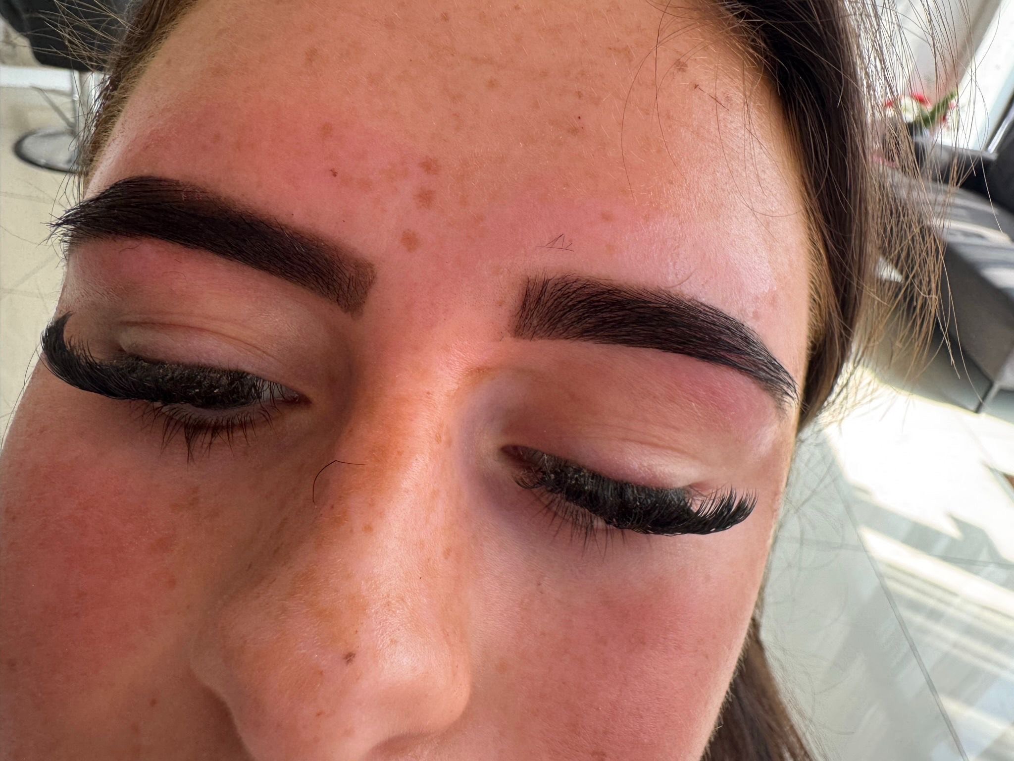 Perfect Brow Lounge - Natural beauty enhancement