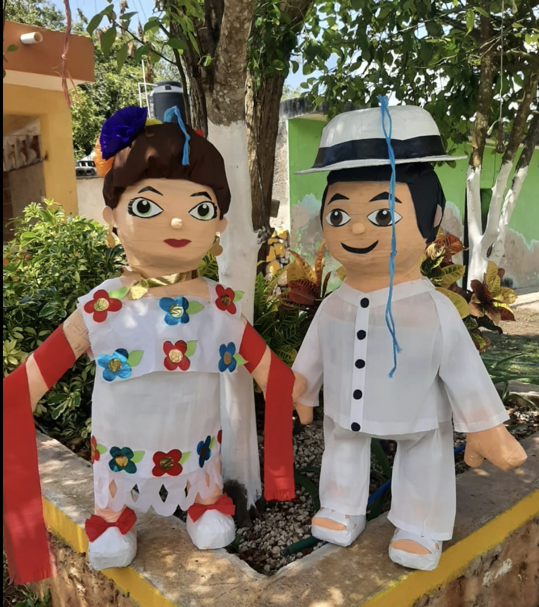 Piñatas artesanales de todo tipo de personajes - San Ignacio, Progreso, Yucatán